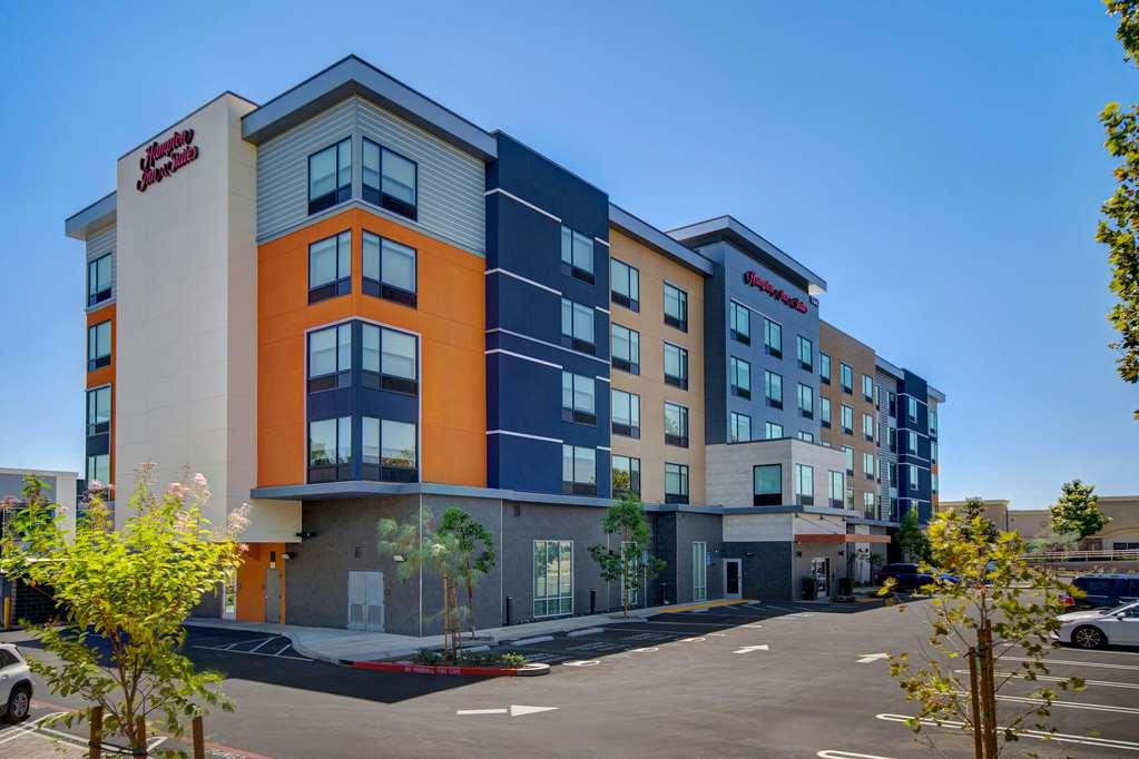 Hampton Inn & Suites Ontario Ранчо-Кукамонга Экстерьер фото