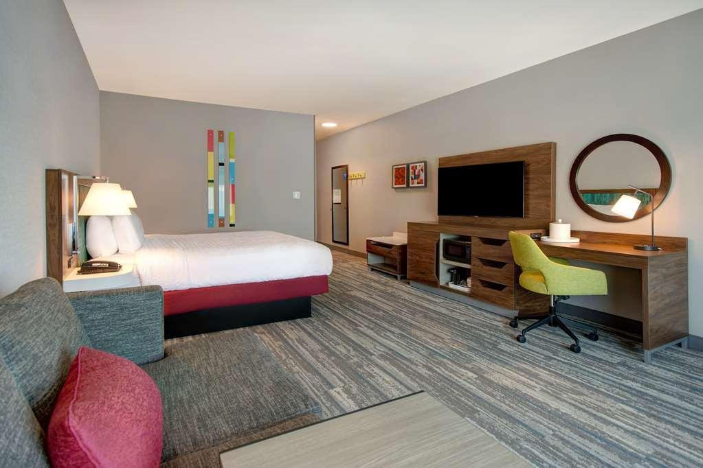 Hampton Inn & Suites Ontario Ранчо-Кукамонга Номер фото