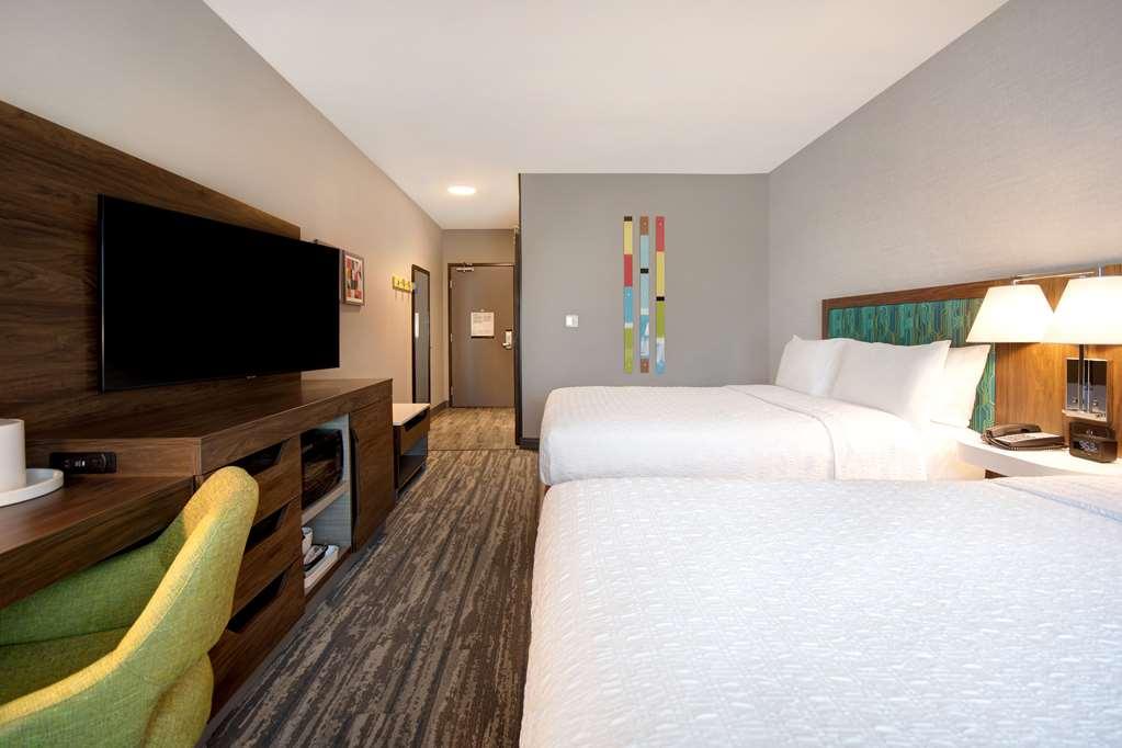 Hampton Inn & Suites Ontario Ранчо-Кукамонга Номер фото