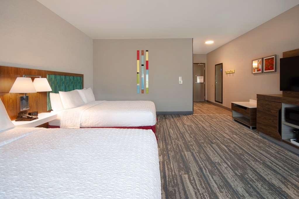 Hampton Inn & Suites Ontario Ранчо-Кукамонга Номер фото